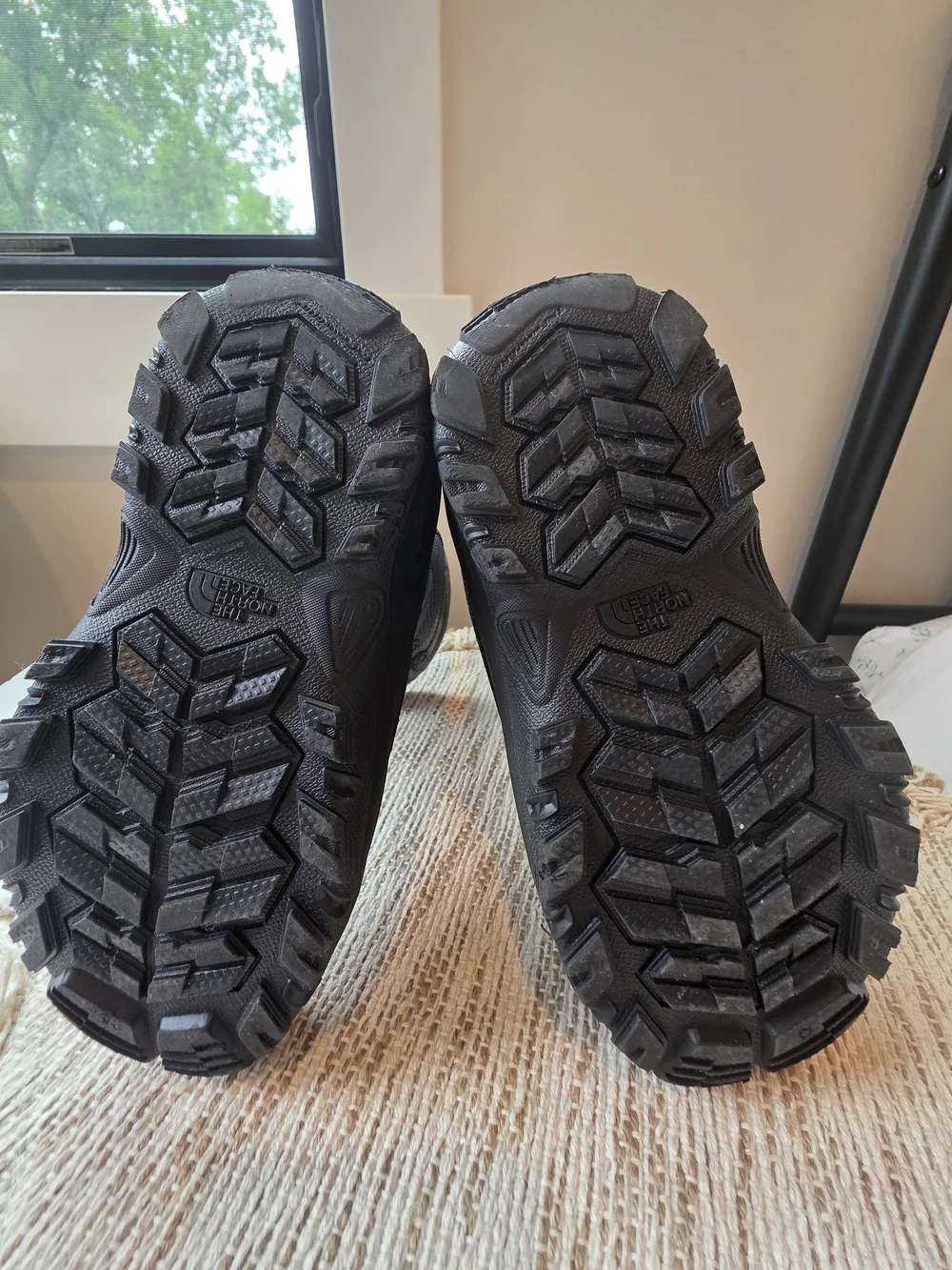The North Face Kids Youth Size 3Y Grey Black Winter Snow Boots